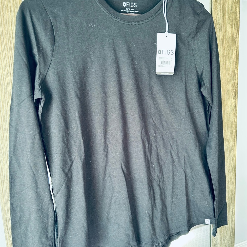 FIGS figs Women’s crewneck long sleeve underscrub top